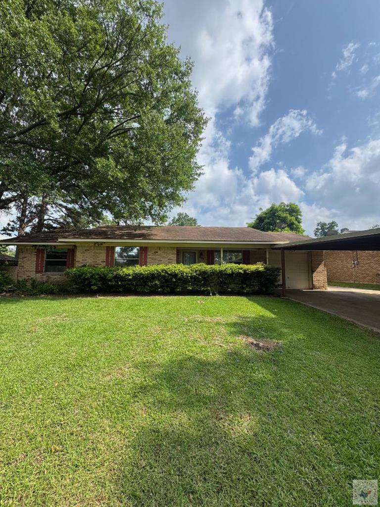 120 East Greenfield, Wake Village, TX 75501