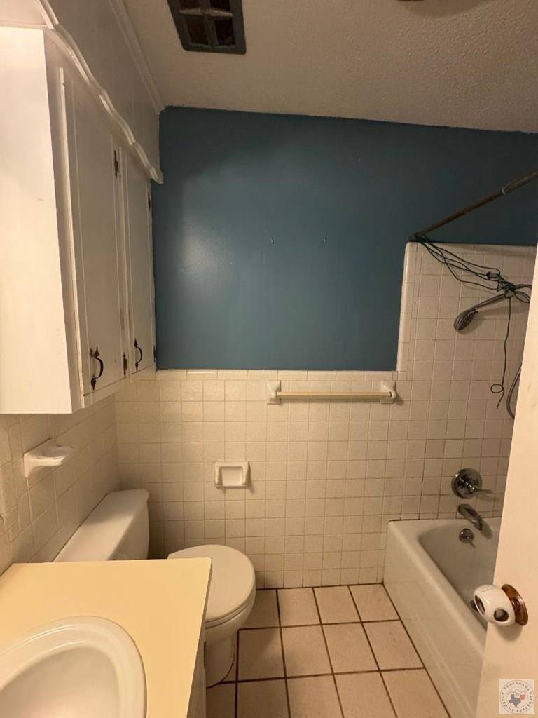 120 East Greenfield, Wake Village, TX 75501