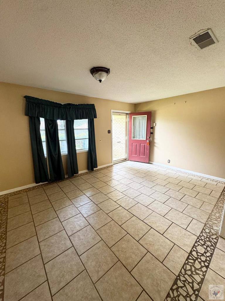 120 East Greenfield, Wake Village, TX 75501
