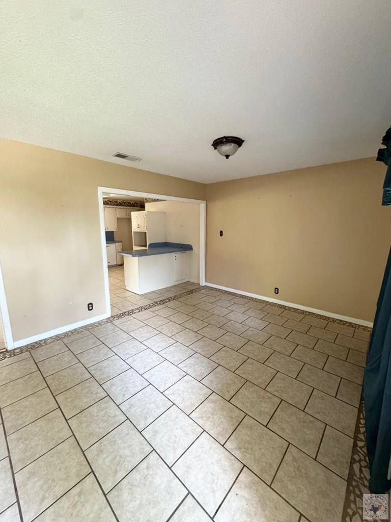 120 East Greenfield, Wake Village, TX 75501