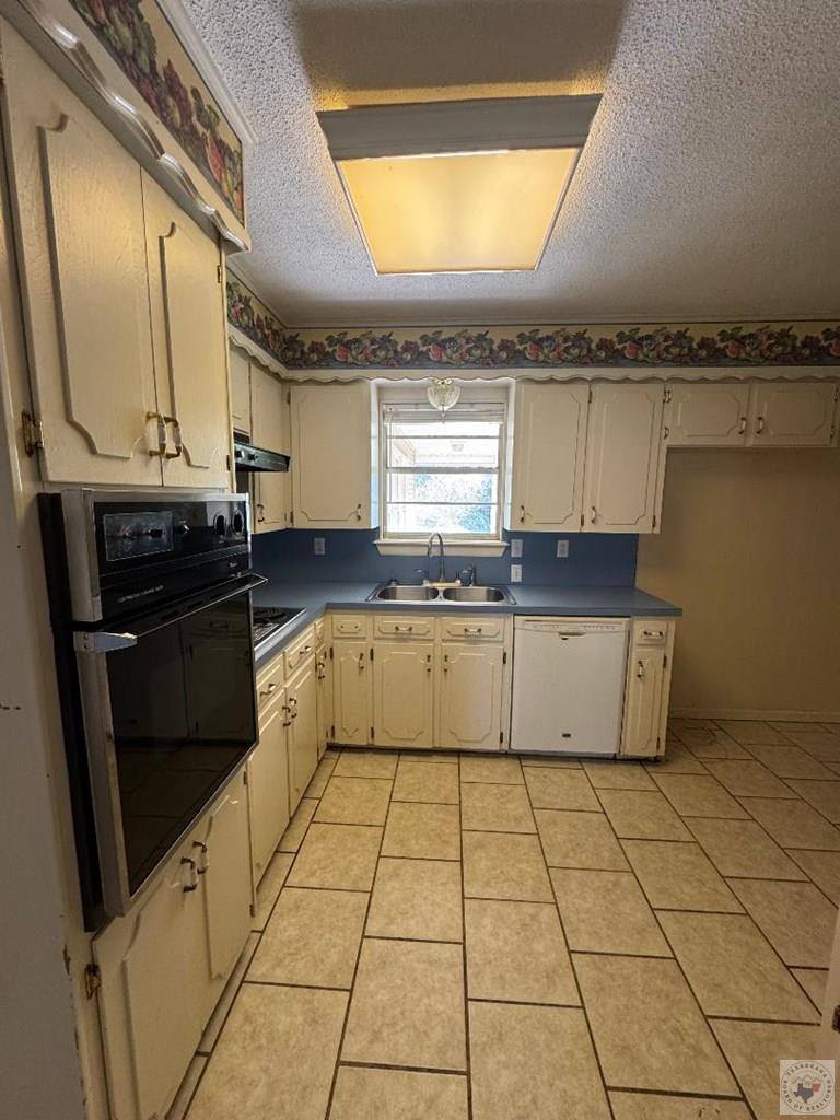 120 East Greenfield, Wake Village, TX 75501