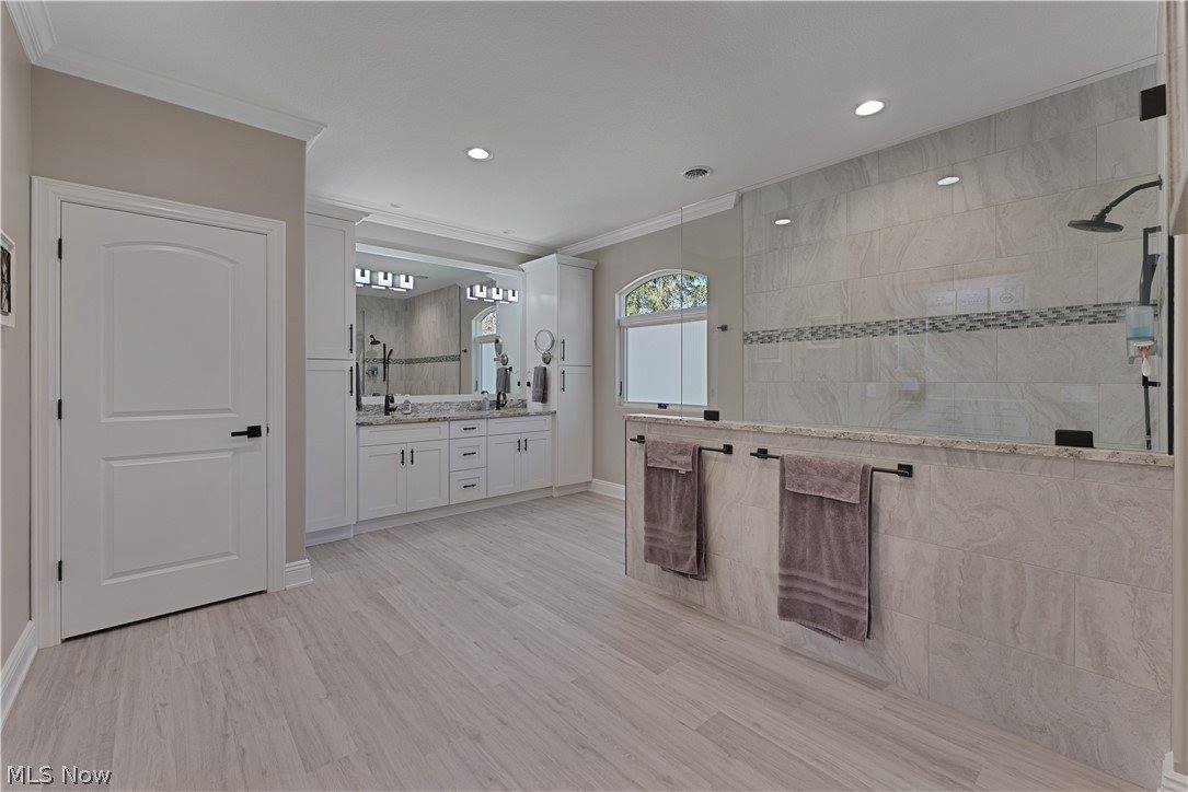 2900 Whispering Pines Drive, Canfield, OH 44406