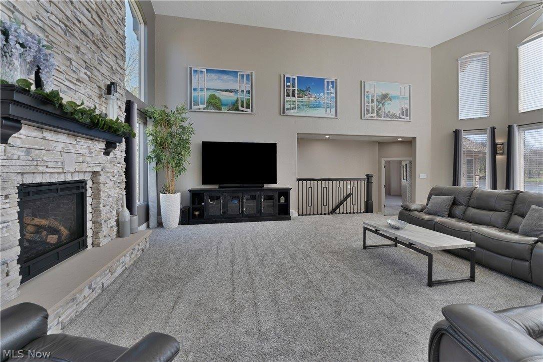 2900 Whispering Pines Drive, Canfield, OH 44406