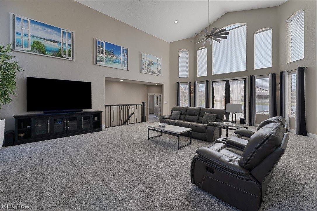 2900 Whispering Pines Drive, Canfield, OH 44406
