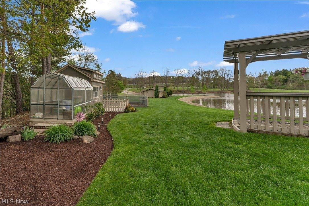 2900 Whispering Pines Drive, Canfield, OH 44406