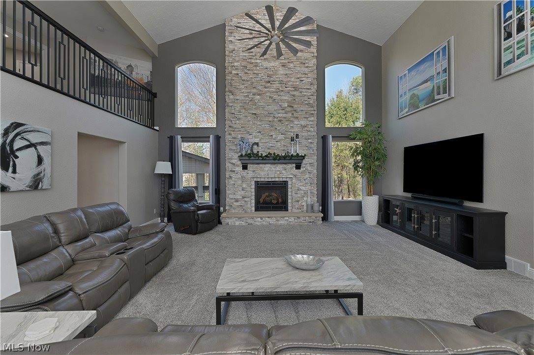 2900 Whispering Pines Drive, Canfield, OH 44406