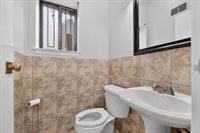 2001 West Capitol Dr, Milwaukee, WI 53206