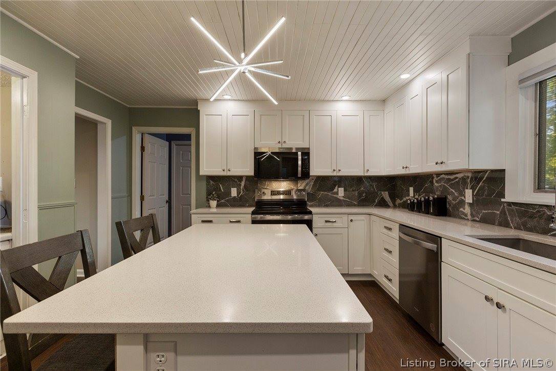 379 Brentwood Drive, Madison, IN 47250