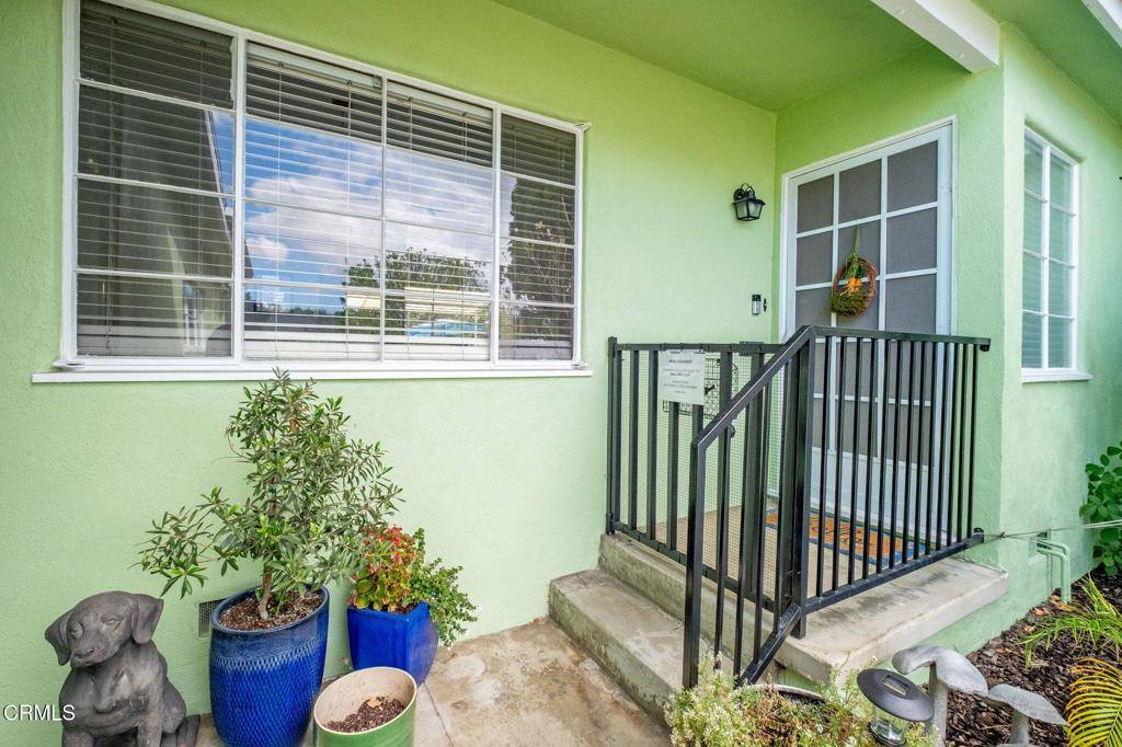 6040 Laurelgrove Avenue, North Hollywood, CA 91606