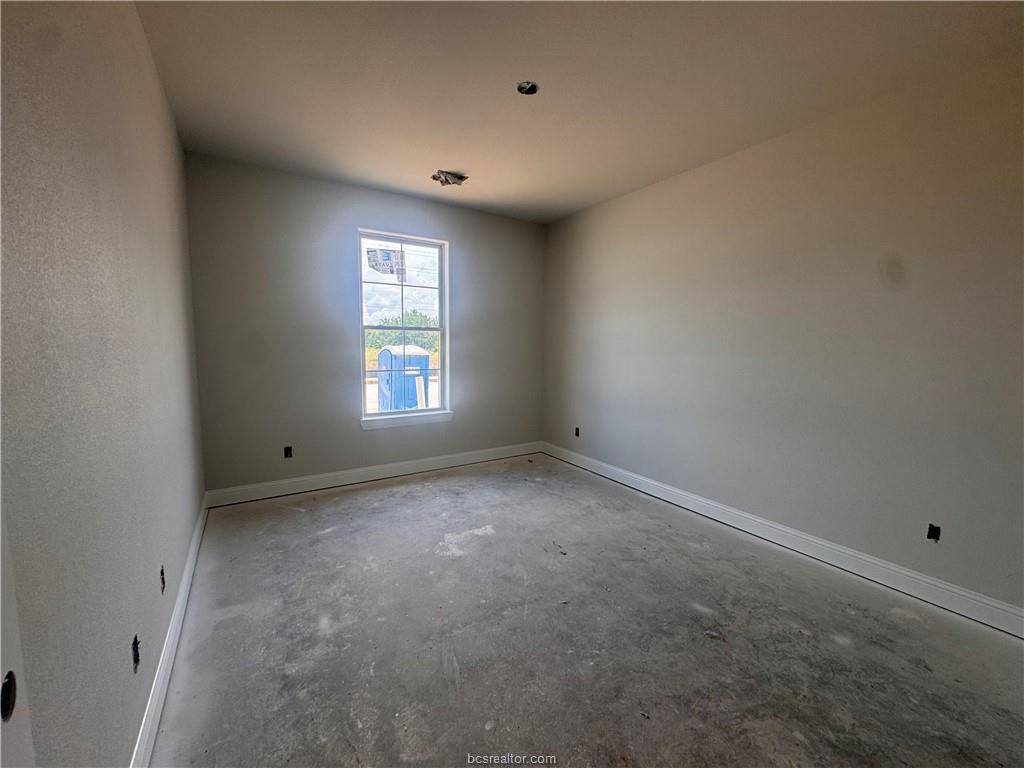 1046 Calaveras, College Station, TX 77845