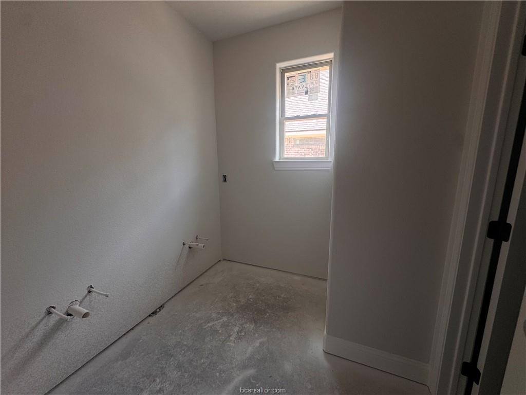 1046 Calaveras, College Station, TX 77845