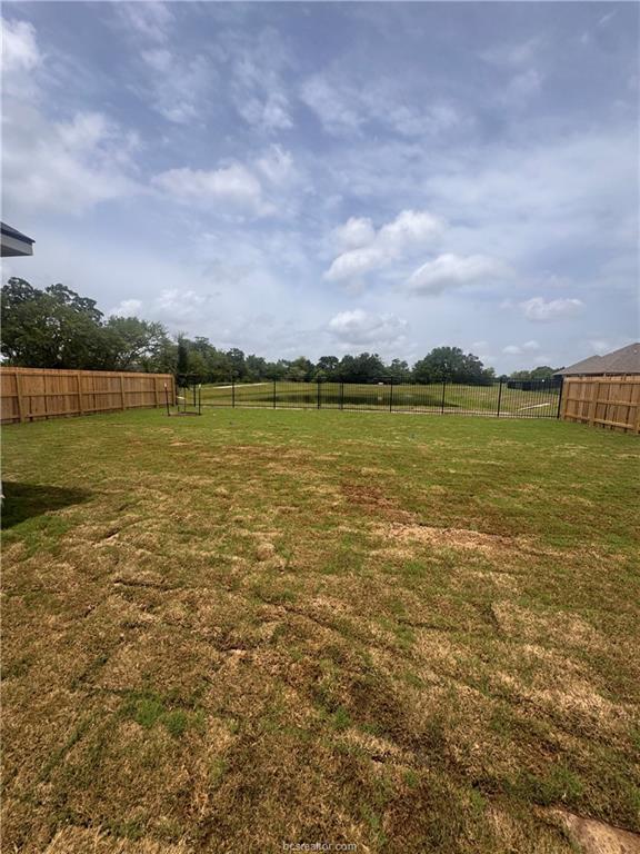 1046 Calaveras, College Station, TX 77845