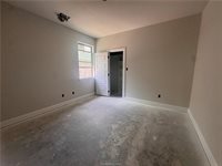 1046 Calaveras, College Station, TX 77845