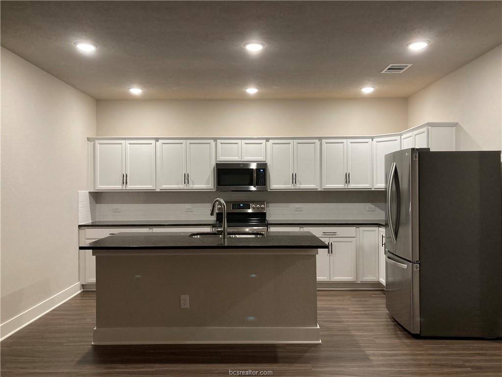 3920 Yukon Lane, College Station, TX 77845