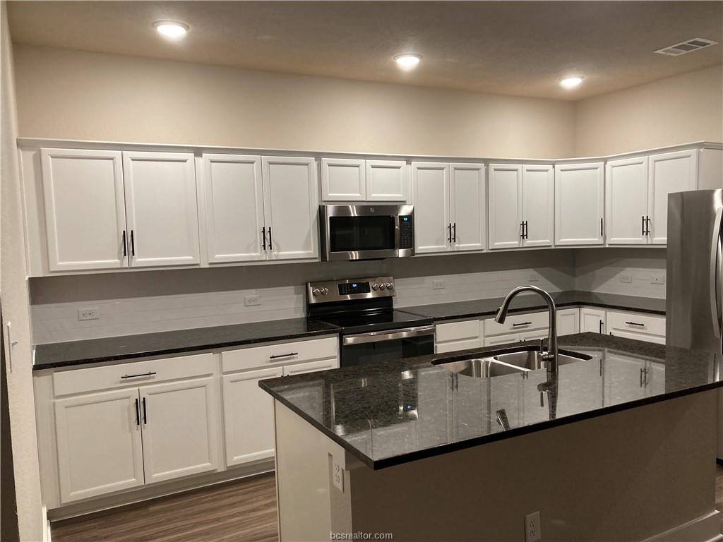 3920 Yukon Lane, College Station, TX 77845
