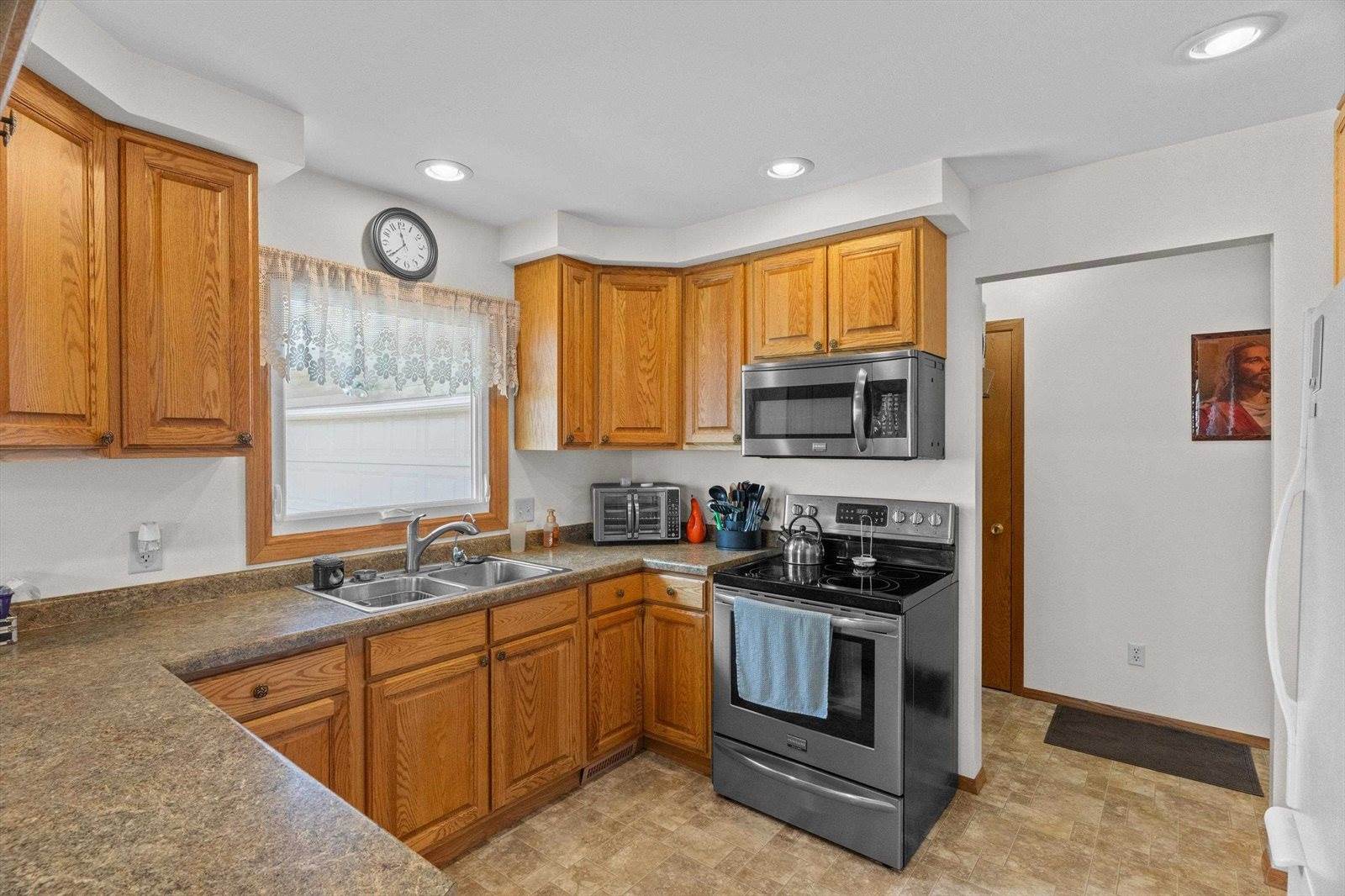 715 N Hinman Avenue, Marshfield, WI 54449