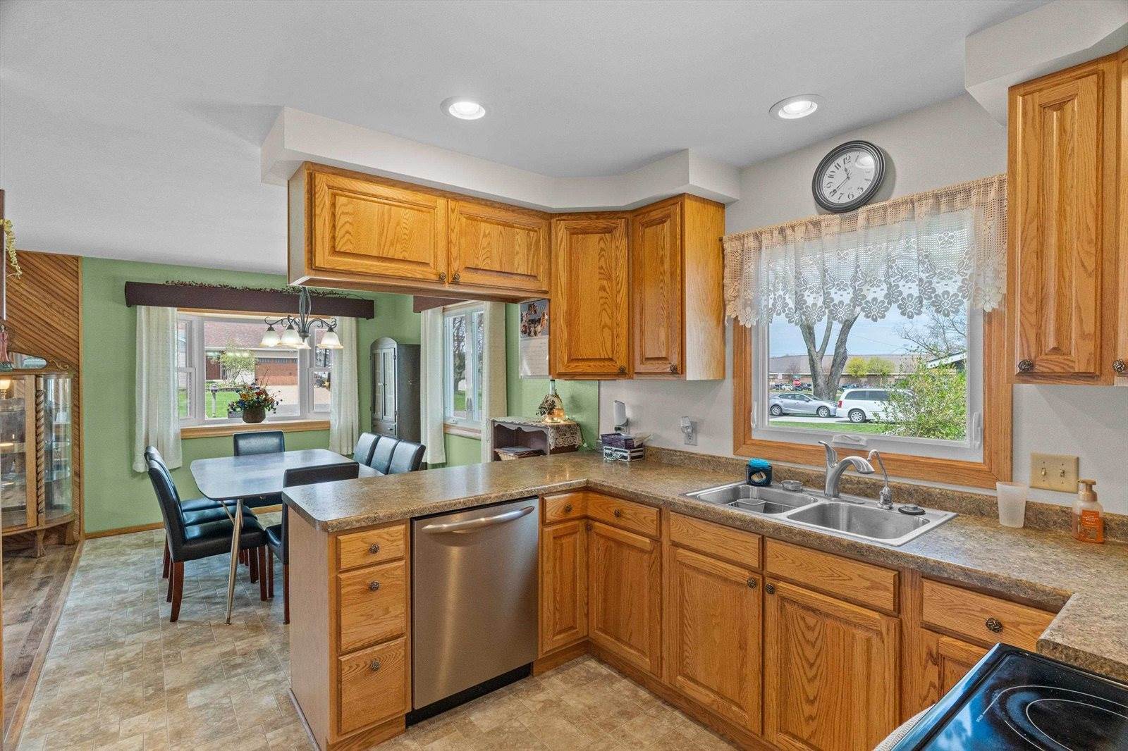 715 N Hinman Avenue, Marshfield, WI 54449