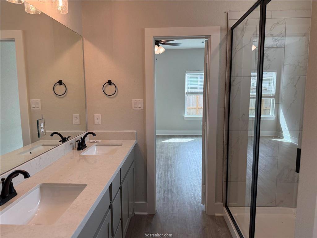 905 Fork Court, College Station, TX 77845