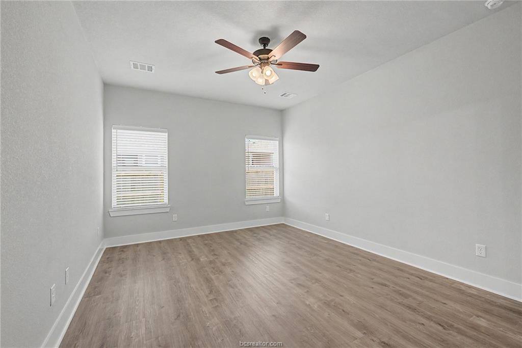 905 Fork Court, College Station, TX 77845