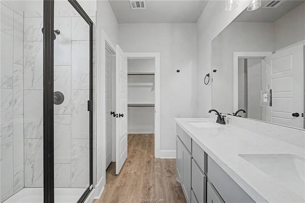 905 Fork Court, College Station, TX 77845