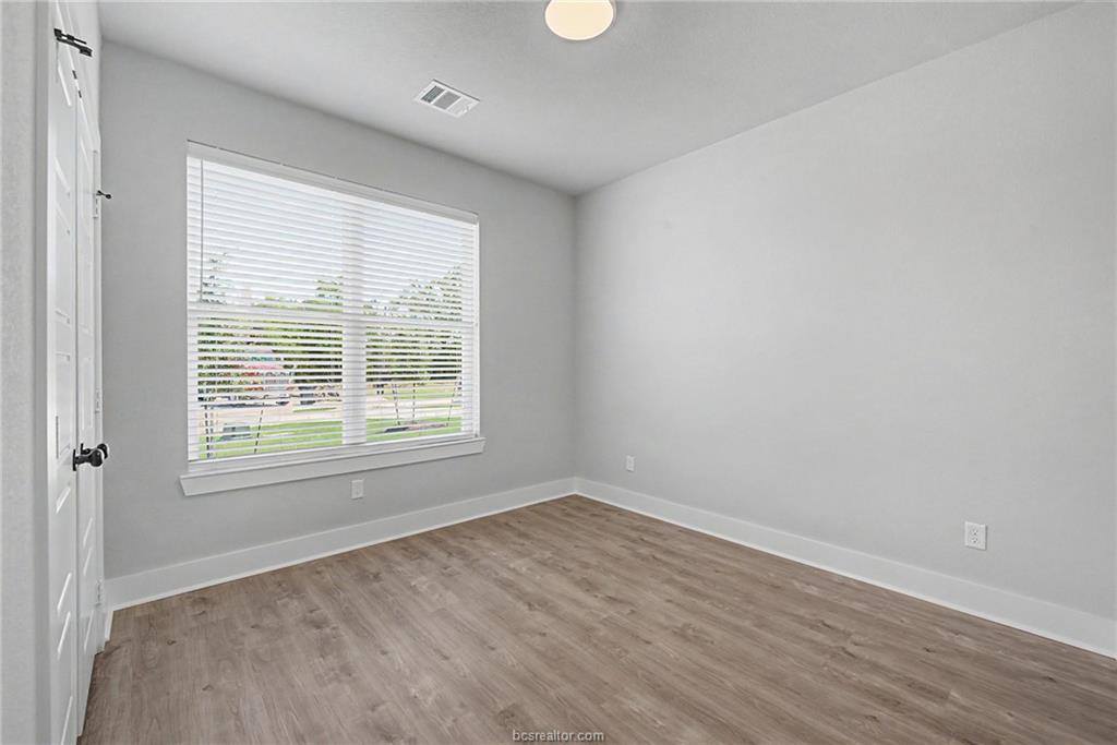 905 Fork Court, College Station, TX 77845