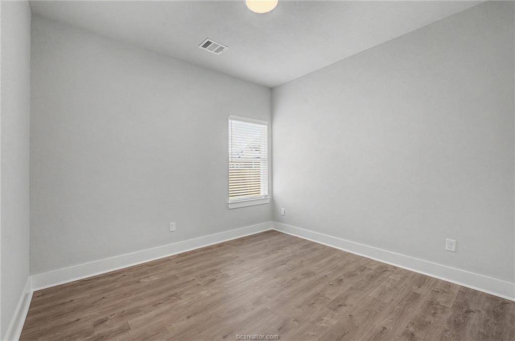 905 Fork Court, College Station, TX 77845