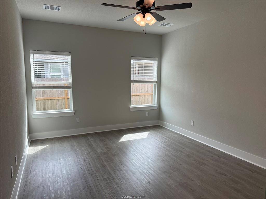 905 Fork Court, College Station, TX 77845
