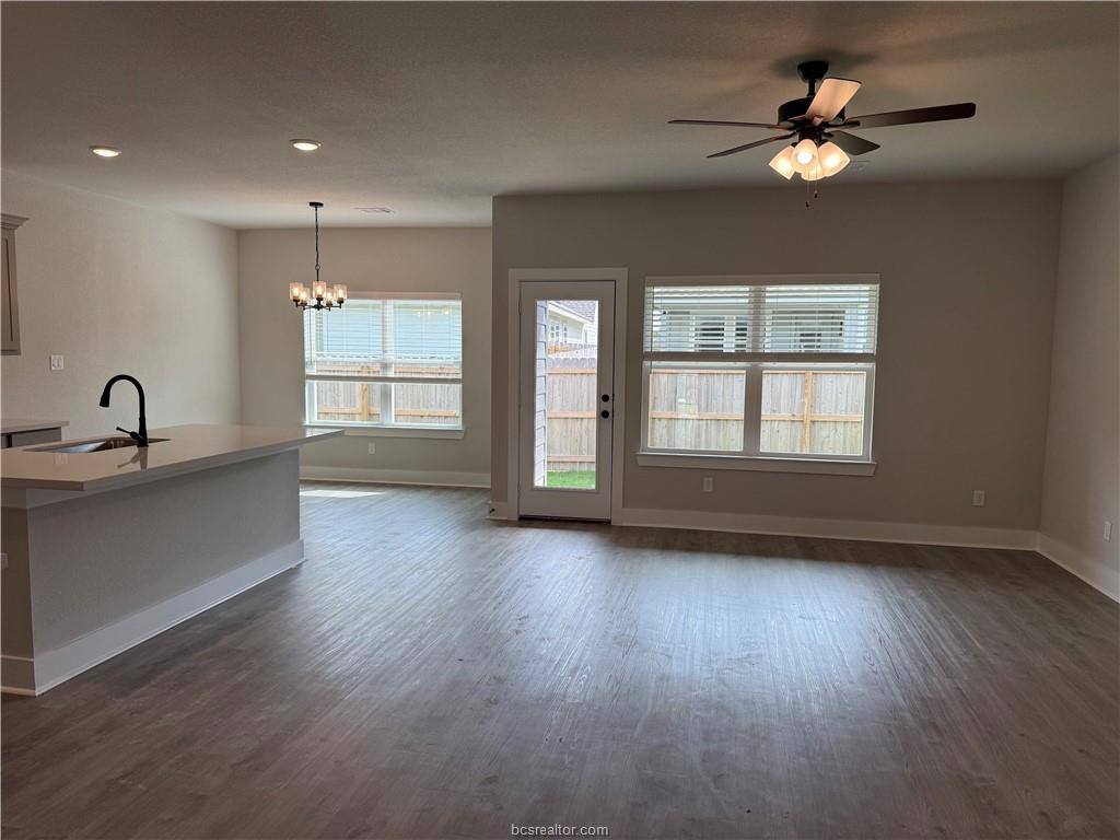 905 Fork Court, College Station, TX 77845
