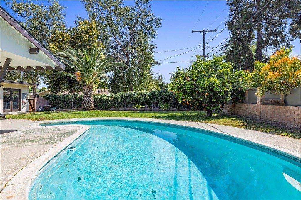 7701 Rhea Avenue, Reseda, CA 91335