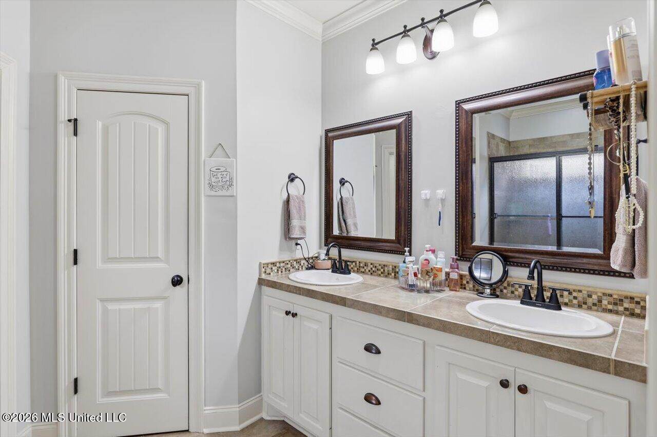 206 Barrington Cove, Florence, MS 39073