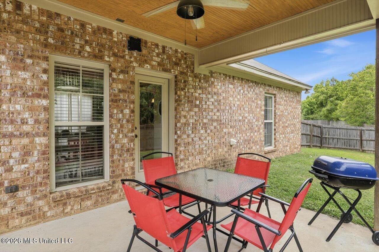 206 Barrington Cove, Florence, MS 39073