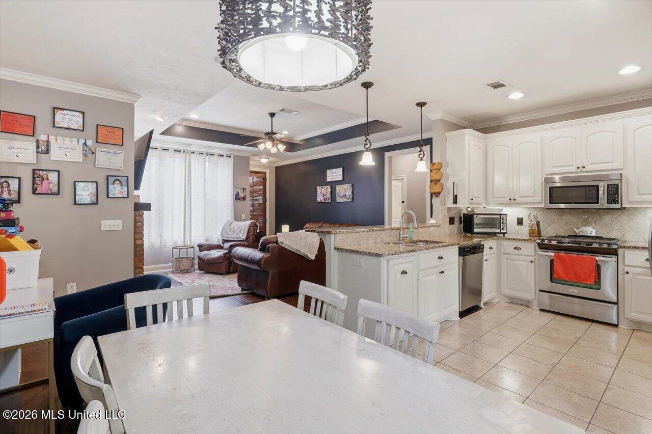 206 Barrington Cove, Florence, MS 39073