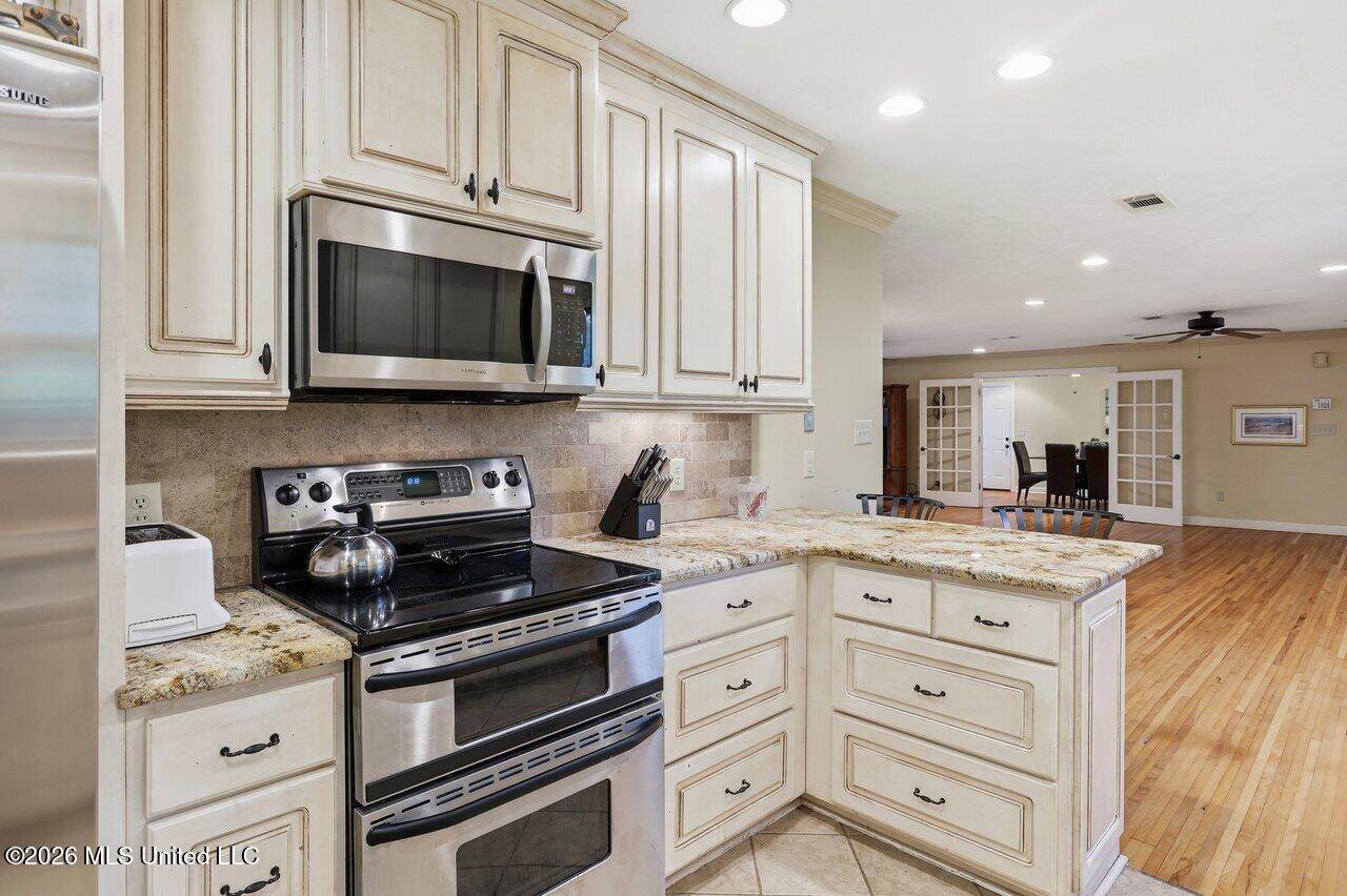 137 Lakeview Drive, Madison, MS 39110