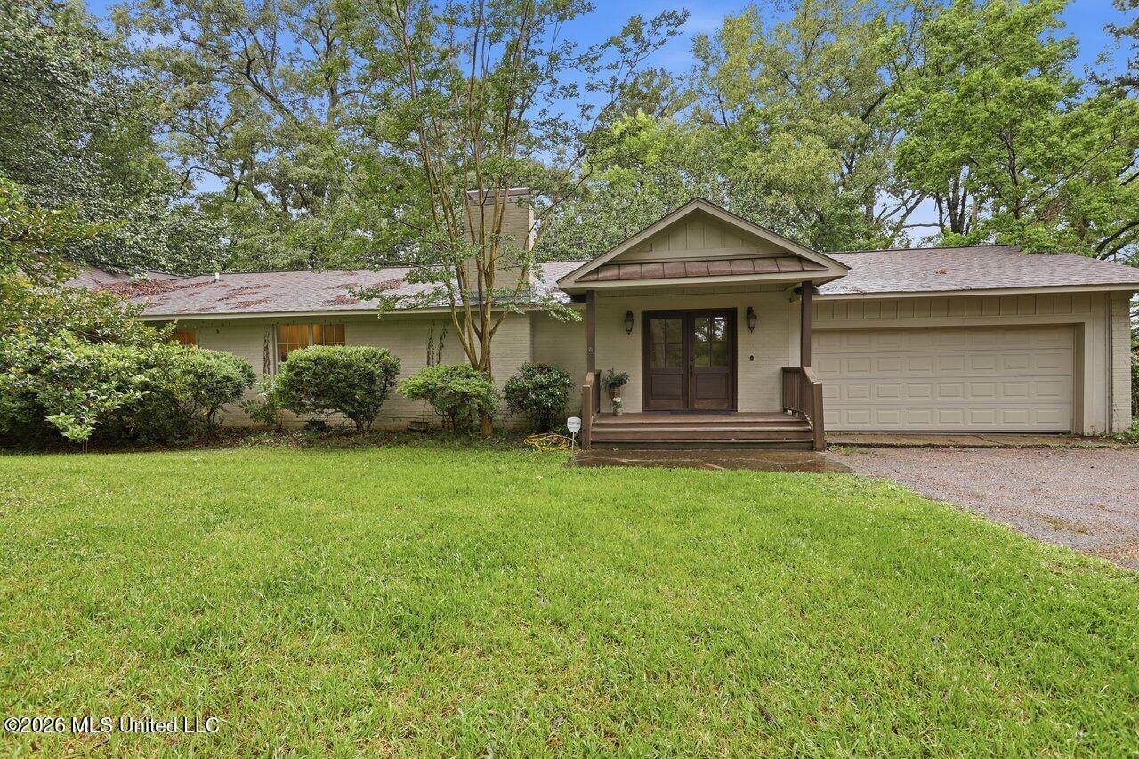 137 Lakeview Drive, Madison, MS 39110