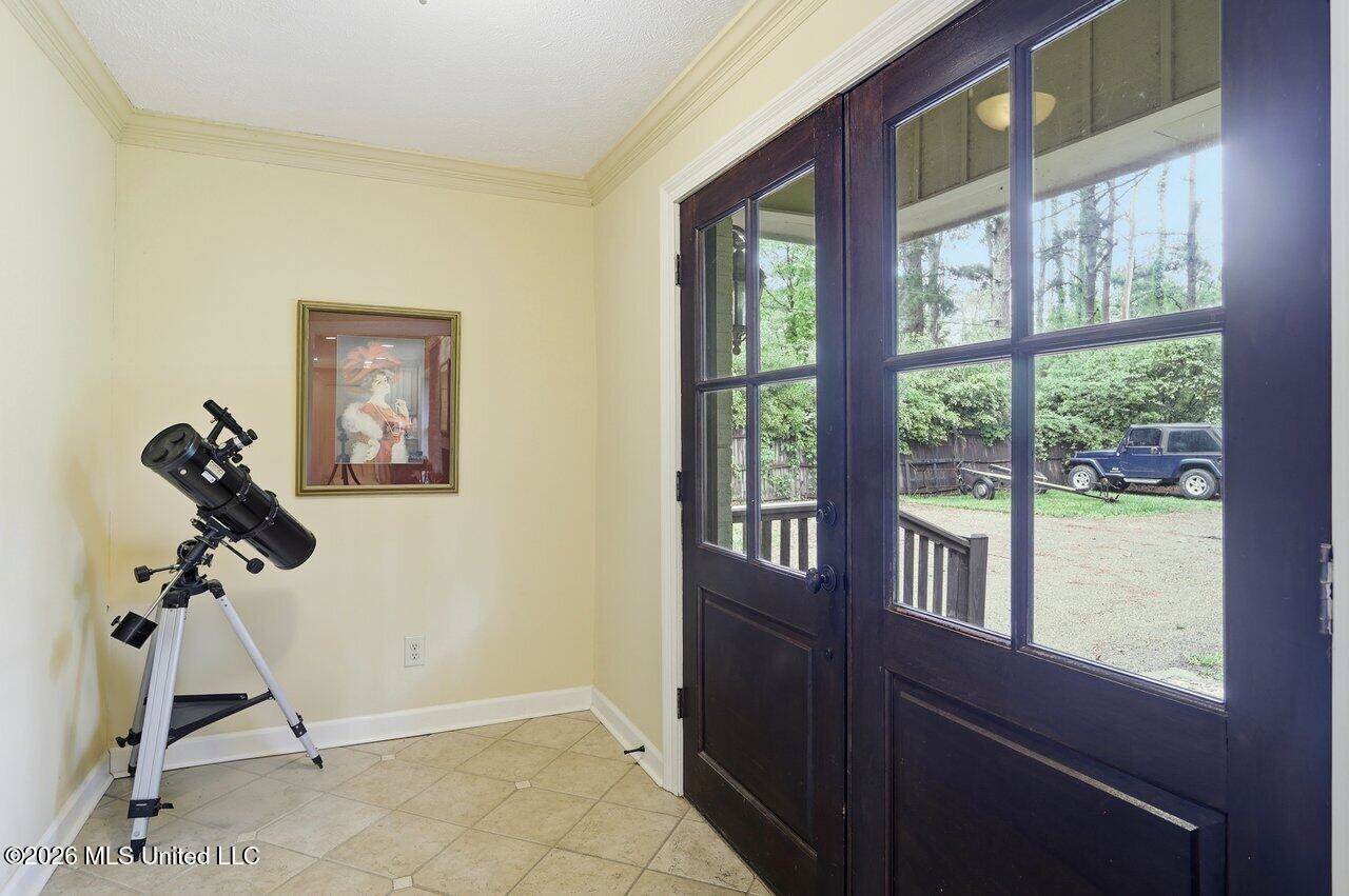 137 Lakeview Drive, Madison, MS 39110