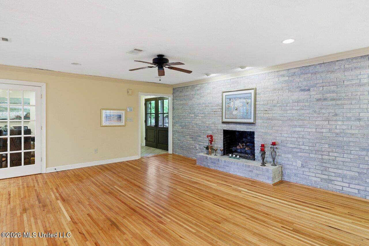 137 Lakeview Drive, Madison, MS 39110
