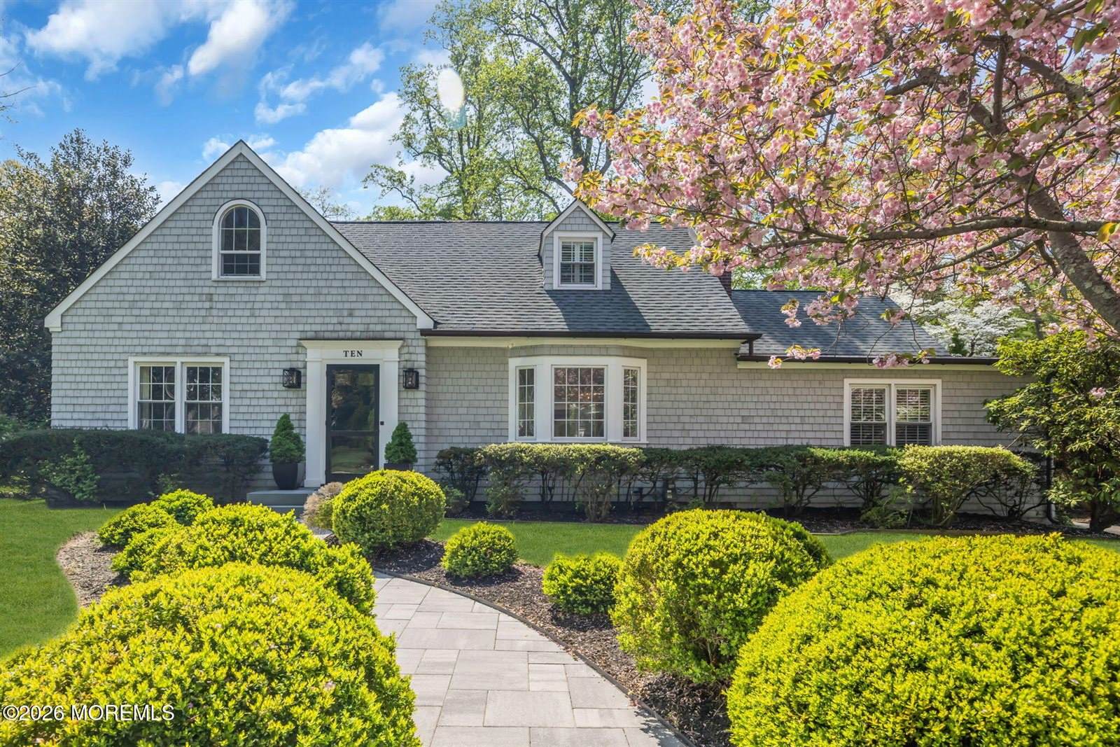 10 South Woodland Drive, Fair Haven, NJ 07704