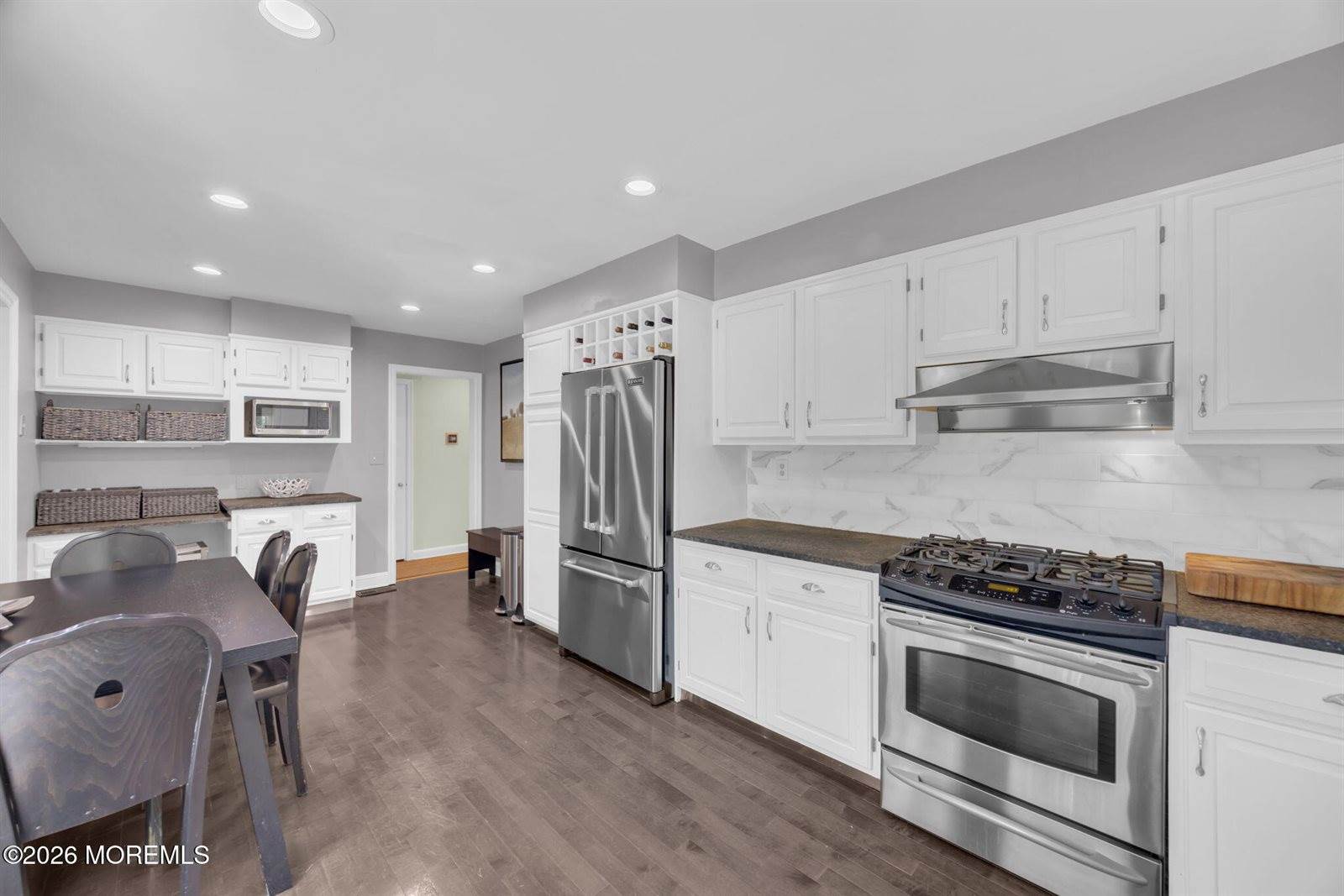 10 South Woodland Drive, Fair Haven, NJ 07704