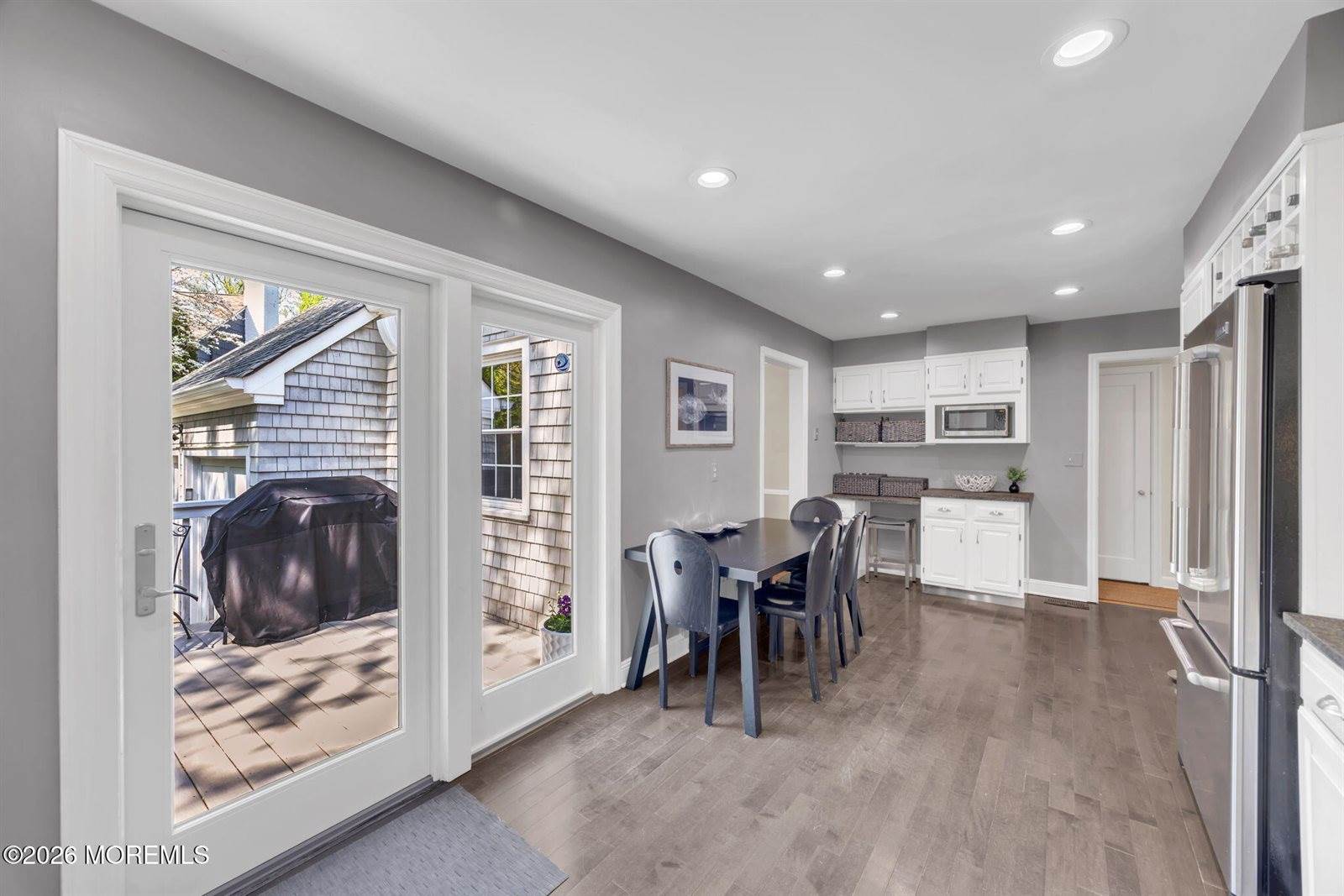 10 South Woodland Drive, Fair Haven, NJ 07704