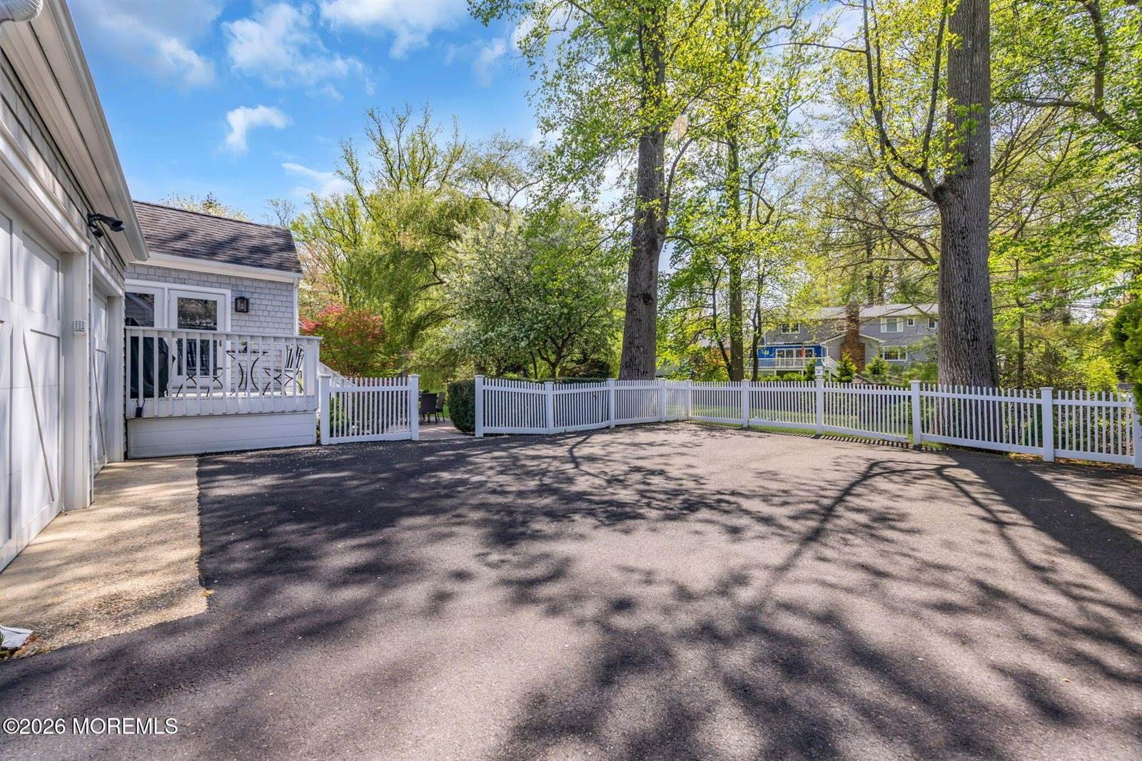 10 South Woodland Drive, Fair Haven, NJ 07704