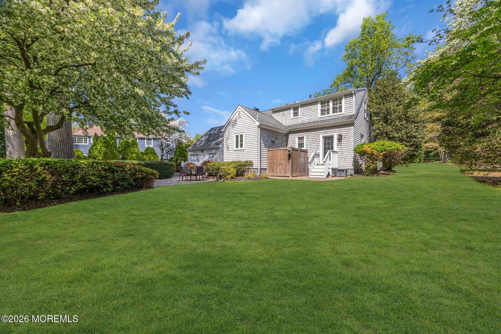 10 South Woodland Drive, Fair Haven, NJ 07704