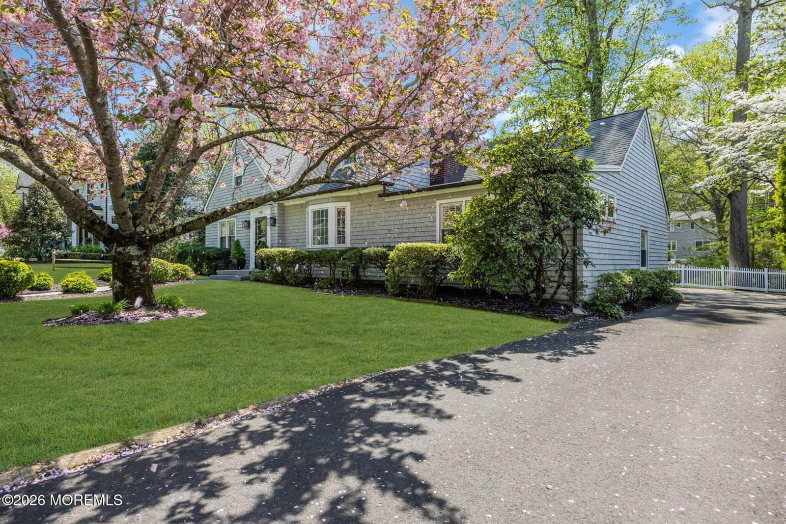 10 South Woodland Drive, Fair Haven, NJ 07704