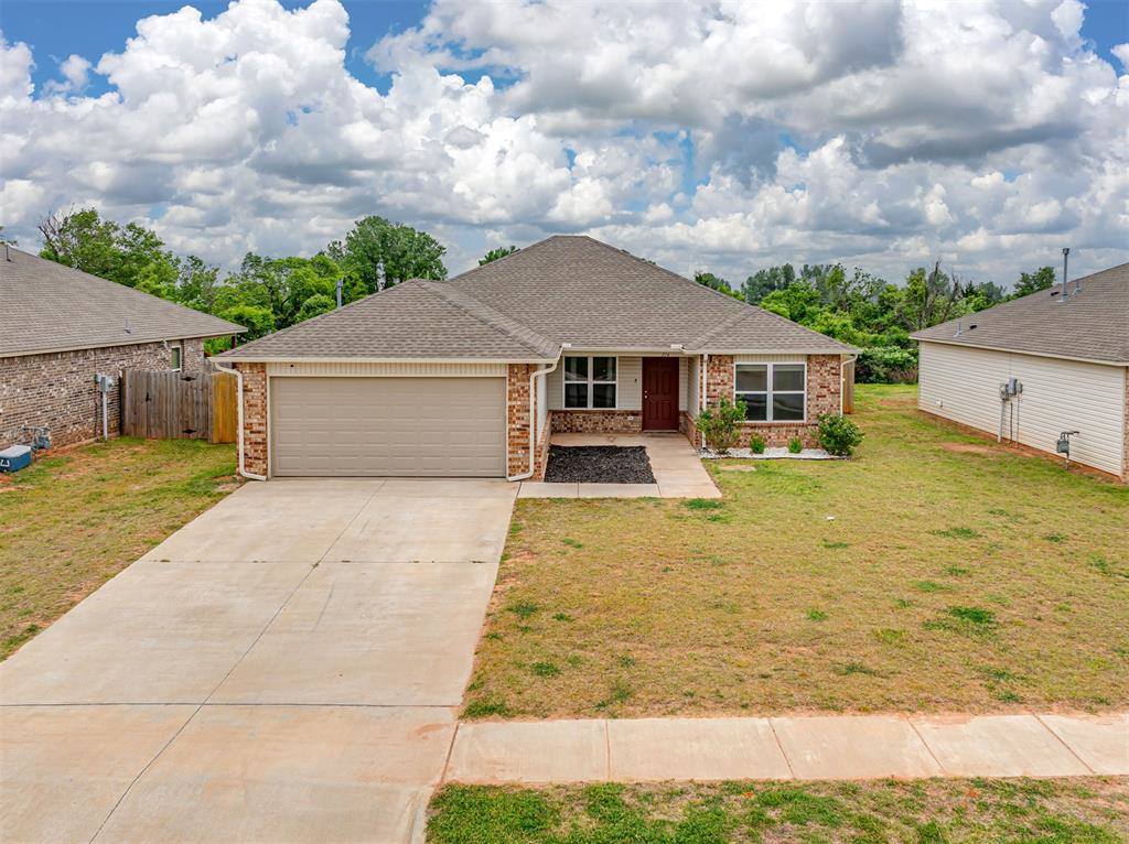 734 West Lola Drive, Mustang, OK 73064