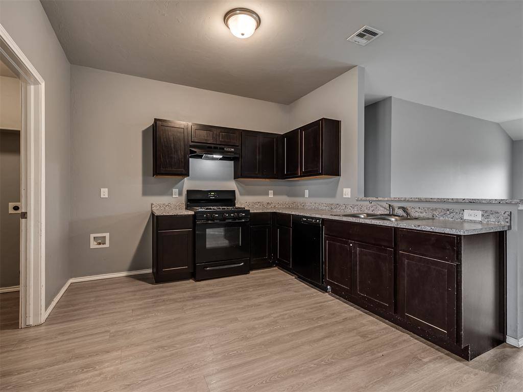 734 West Lola Drive, Mustang, OK 73064
