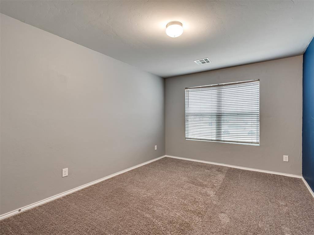 734 West Lola Drive, Mustang, OK 73064