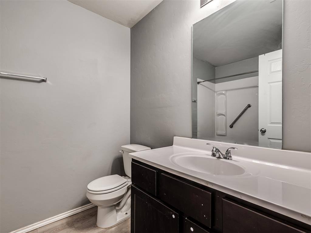 734 West Lola Drive, Mustang, OK 73064
