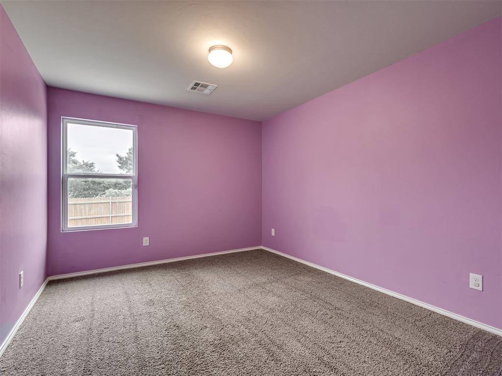 734 West Lola Drive, Mustang, OK 73064