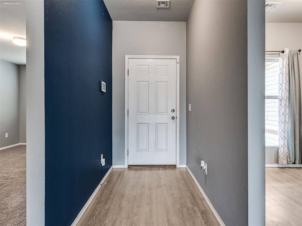 734 West Lola Drive, Mustang, OK 73064