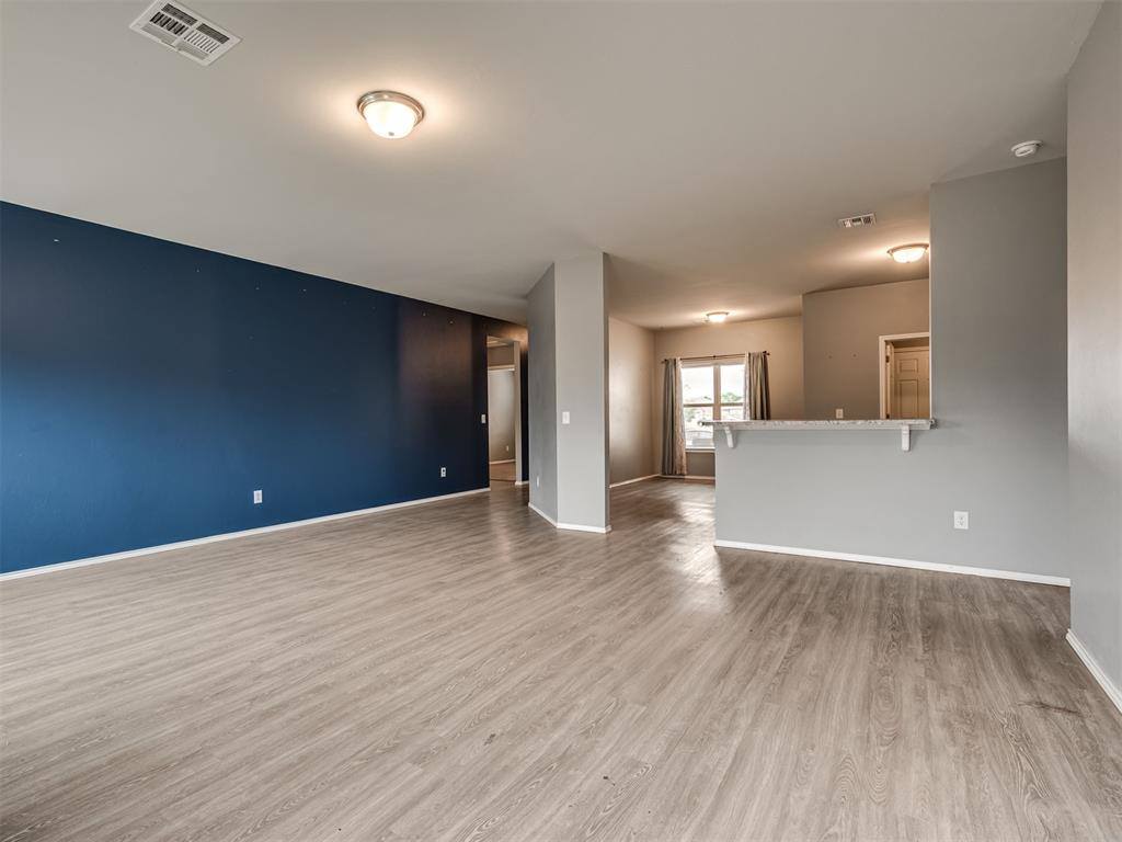 734 West Lola Drive, Mustang, OK 73064