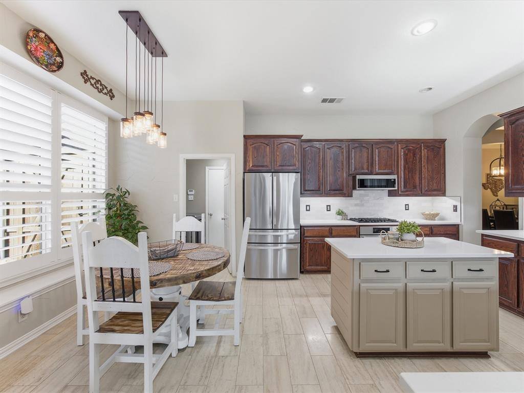 1704 Yarmouth Lane, Mansfield, TX 76063